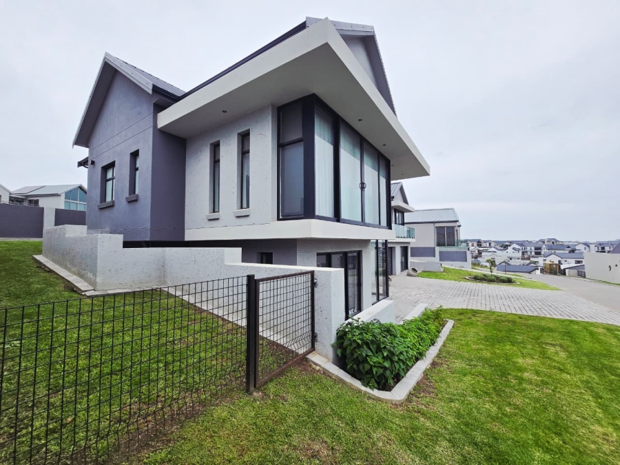 4 Bedroom Property for Sale in Kingswood Golf Estate Western Cape